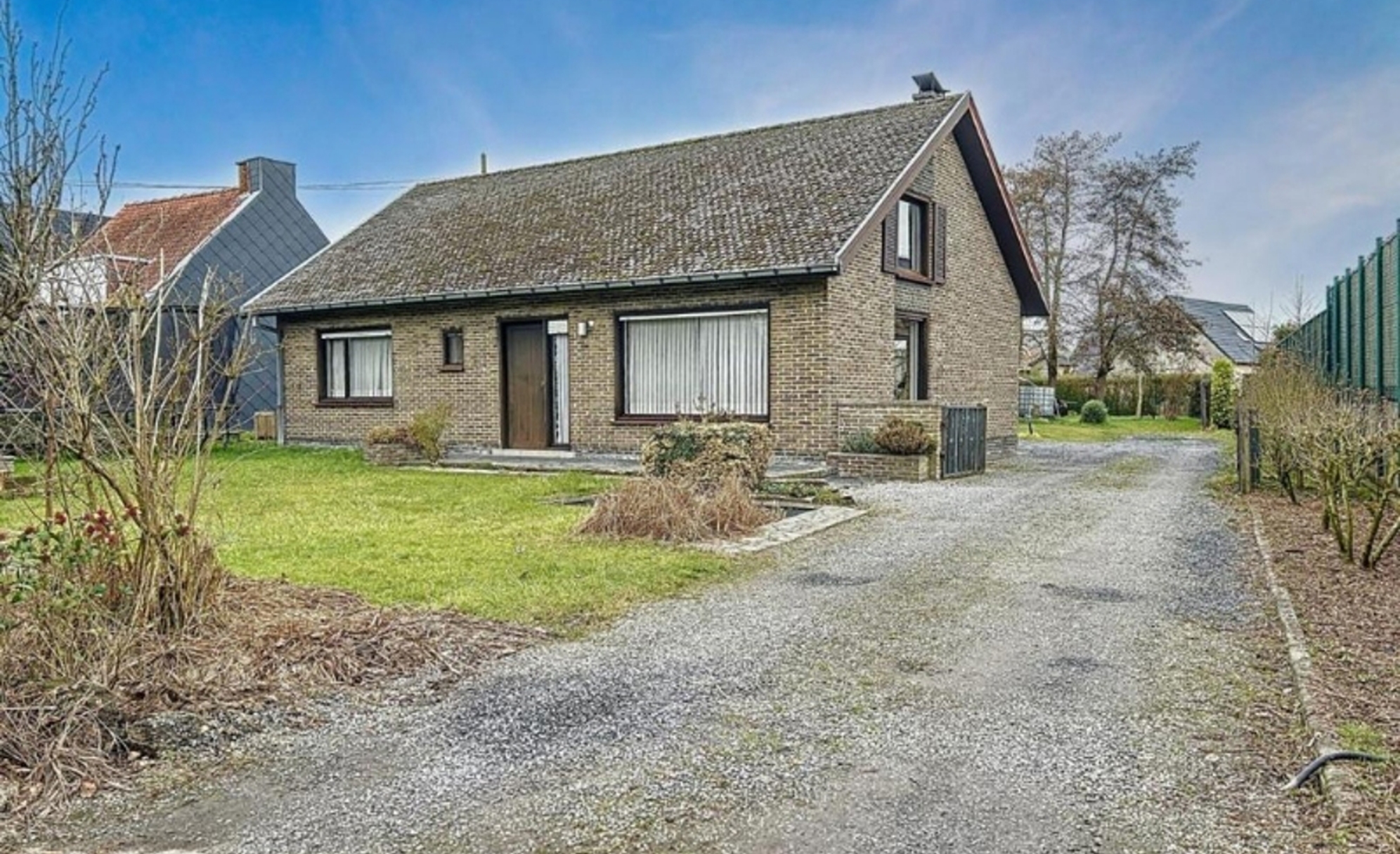 3746002903000040221/4106351