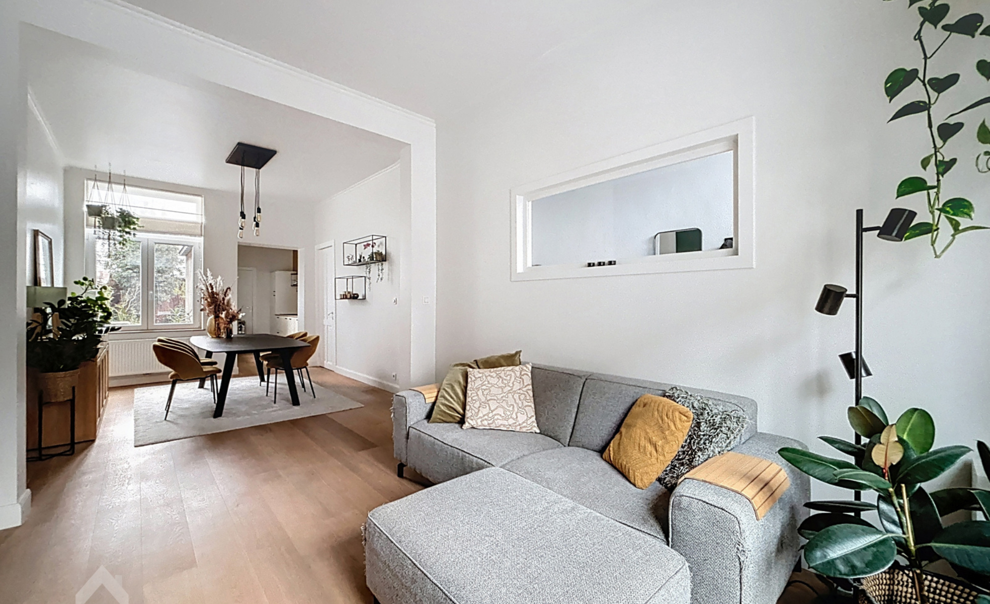 8f8e5115b7f4436997bbdd14216db123