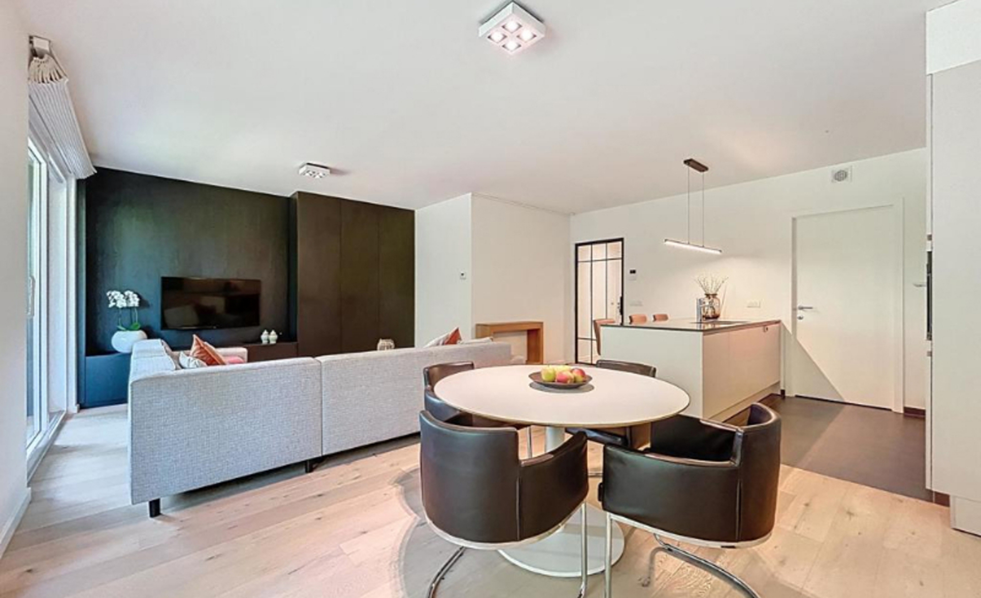 3746002903000039746/4100835