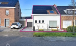 be9e247fc2e647fba2feffece0450999