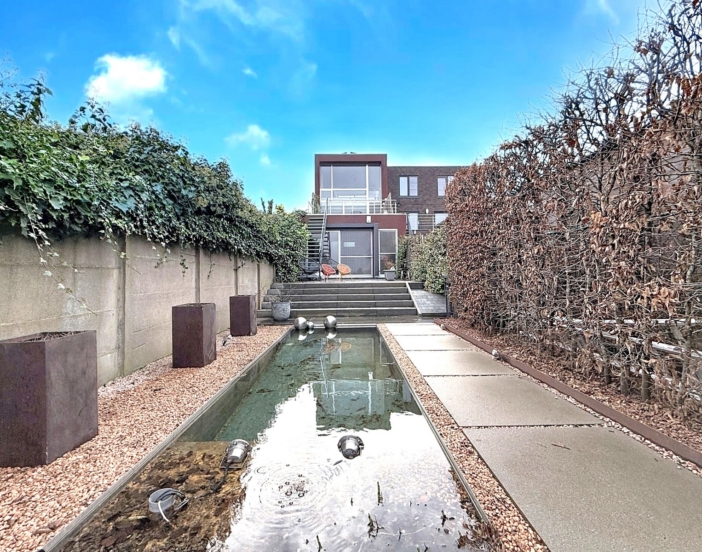 03a72bc315dd42df8b7617fdf7b155a5