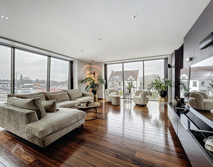 67672eca36614b50b7737c7f2b43b4fc