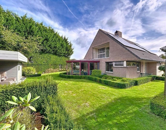 71bc04b6af9f44f0a9c048c8606e16f6