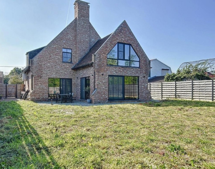 3746002903000040195/4106350