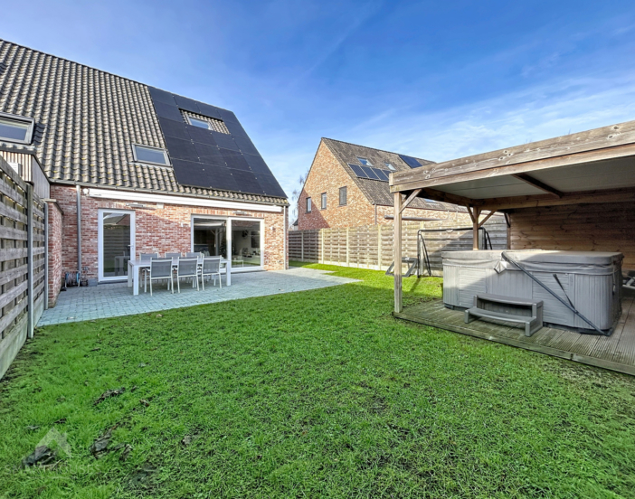 806f85b5b8c3440c9eab6b456f487771