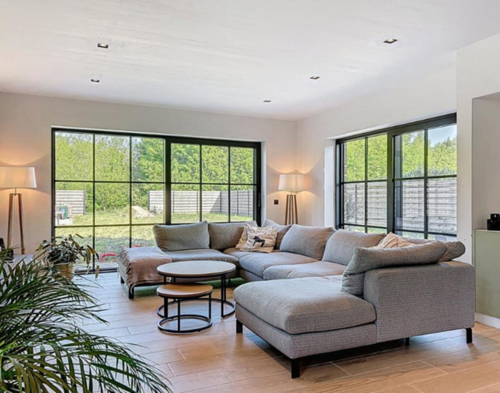 3746002903000040196/4106350