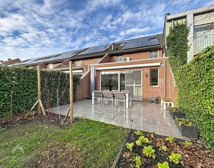 8f79d046e12c480cb9ec33be655aeb06