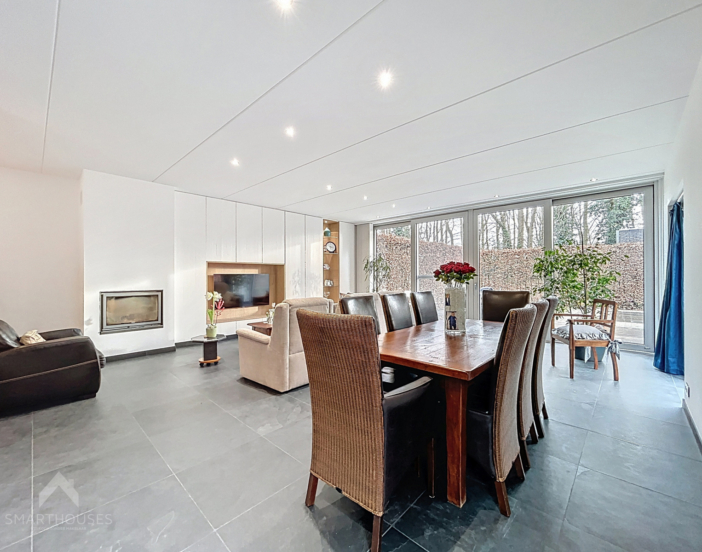 bee54916159b4d86b05c7530d9742aca