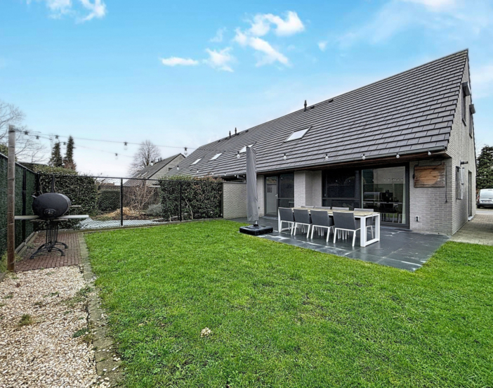 bf3b6c93ff074934b8a3c63f3d55c4ff