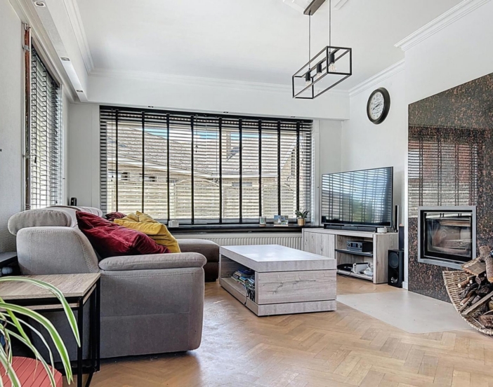 eeafbc5bcd414de897bd904a3542b7ef