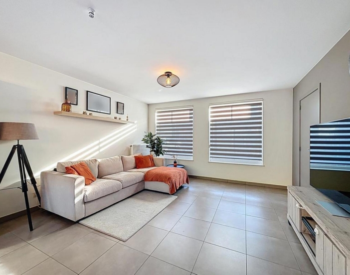 f677bc1d76154f3d9636026c0304d77d