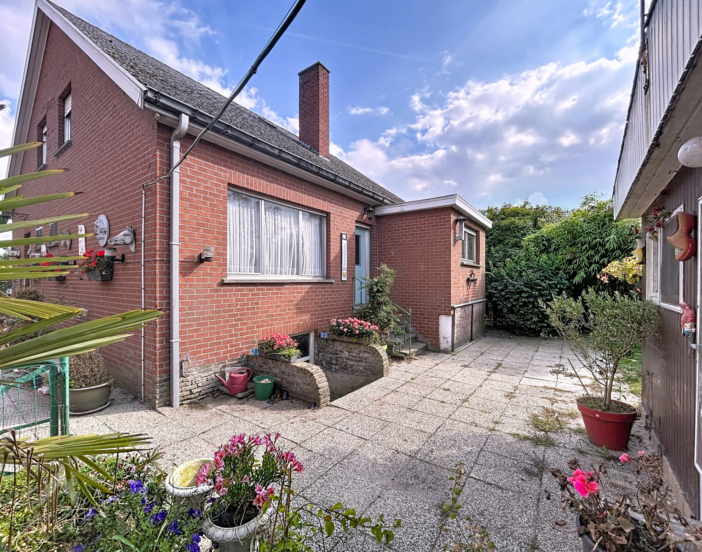 ffc048984aa747c48250c04d51643c84