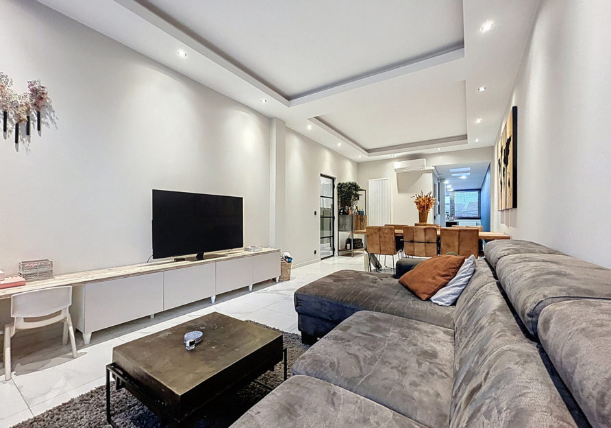 001b4c7db0734b1f94595bc116bb228b