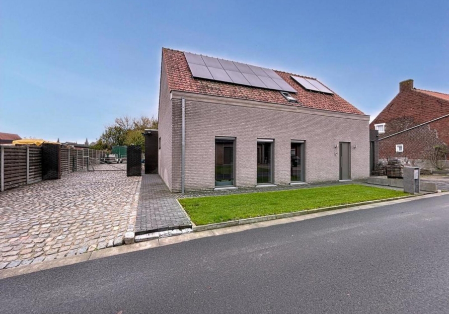 2f978b9a176b44fb89b2a90dfdb226d6