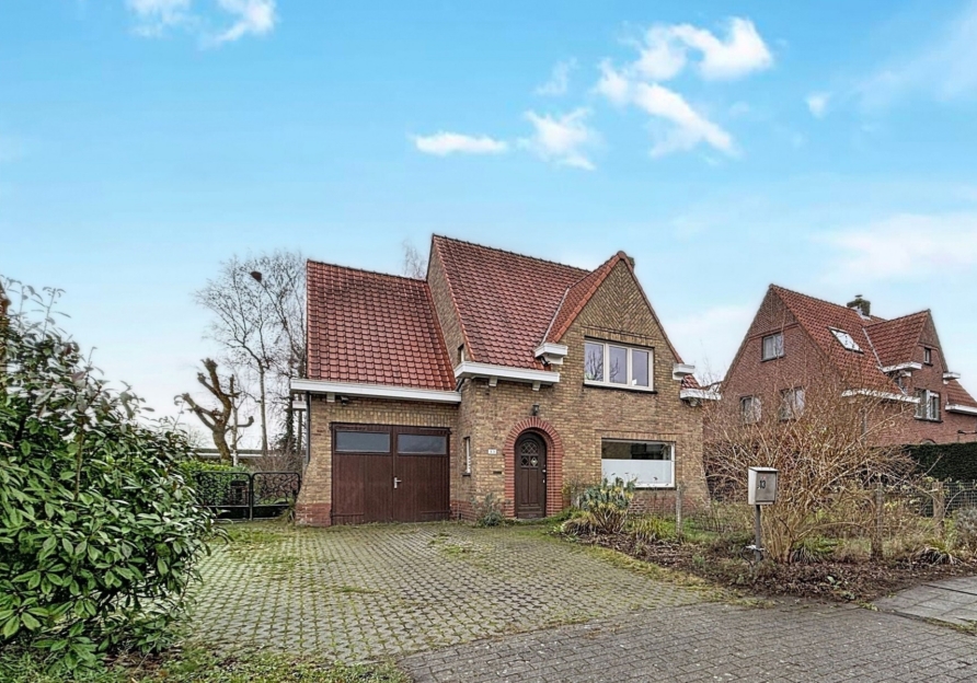 32717aa1a9054620bf5ea4d914f2bb83