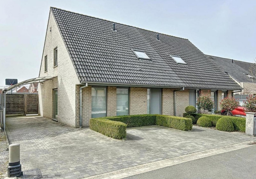 52440f871e44436ba9130aae88359080