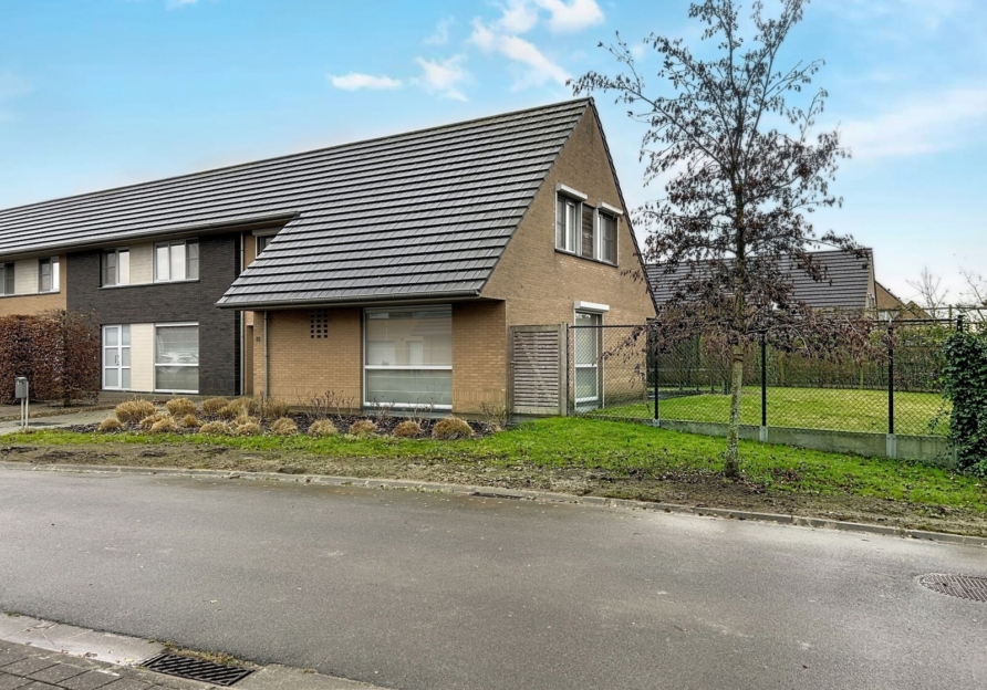 8572c8435fd94e1db178cbf92658b6a4