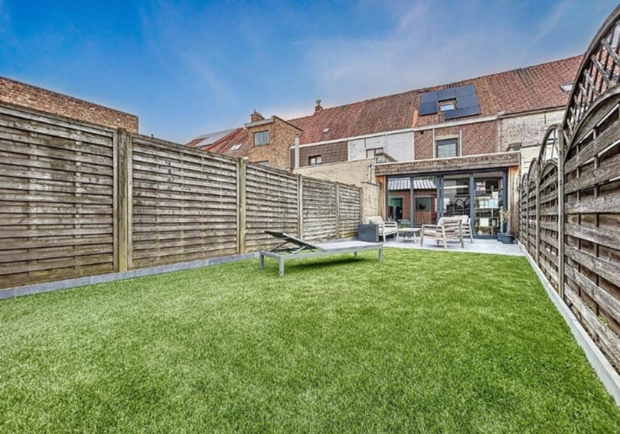 3746002903000035769/4048749