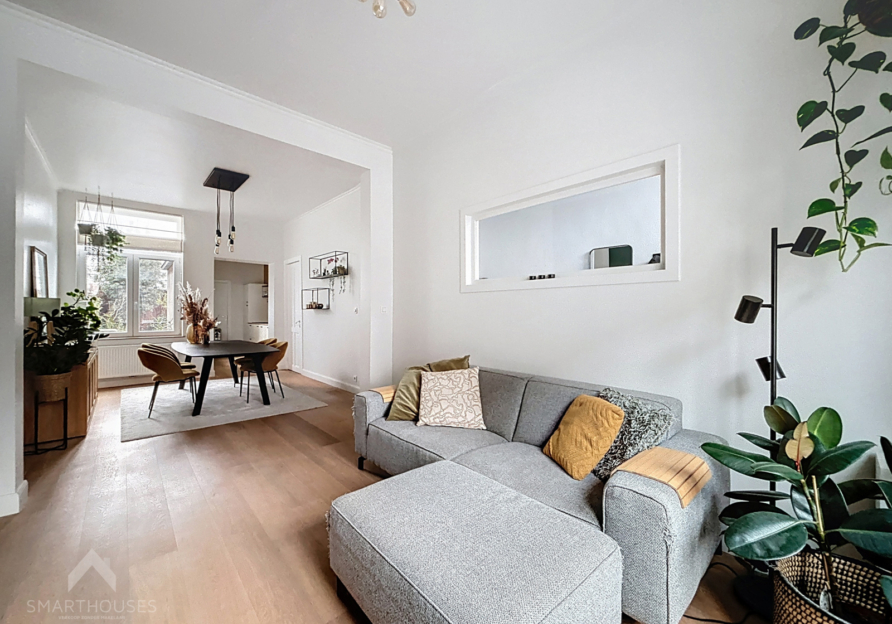 8f8e5115b7f4436997bbdd14216db123