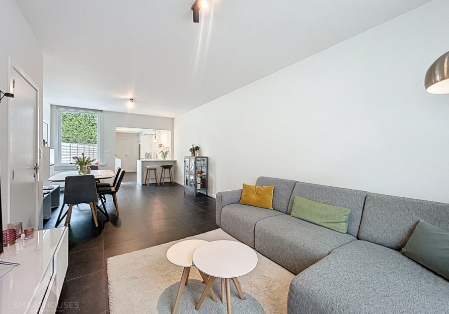 9900ced96e3d42b7ab60bf1e1326b4a4