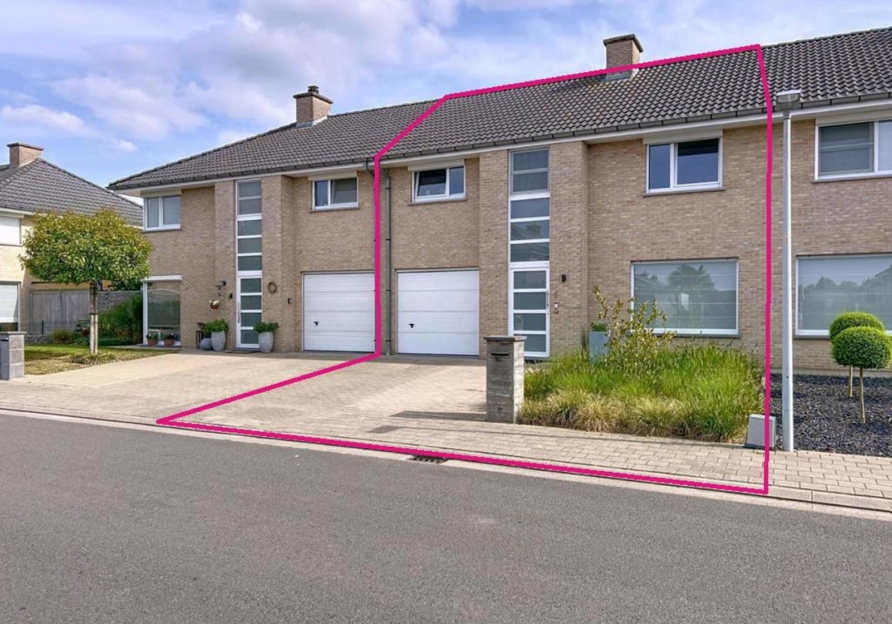 b8619d59d41740d8b68aa18ae5230fd6