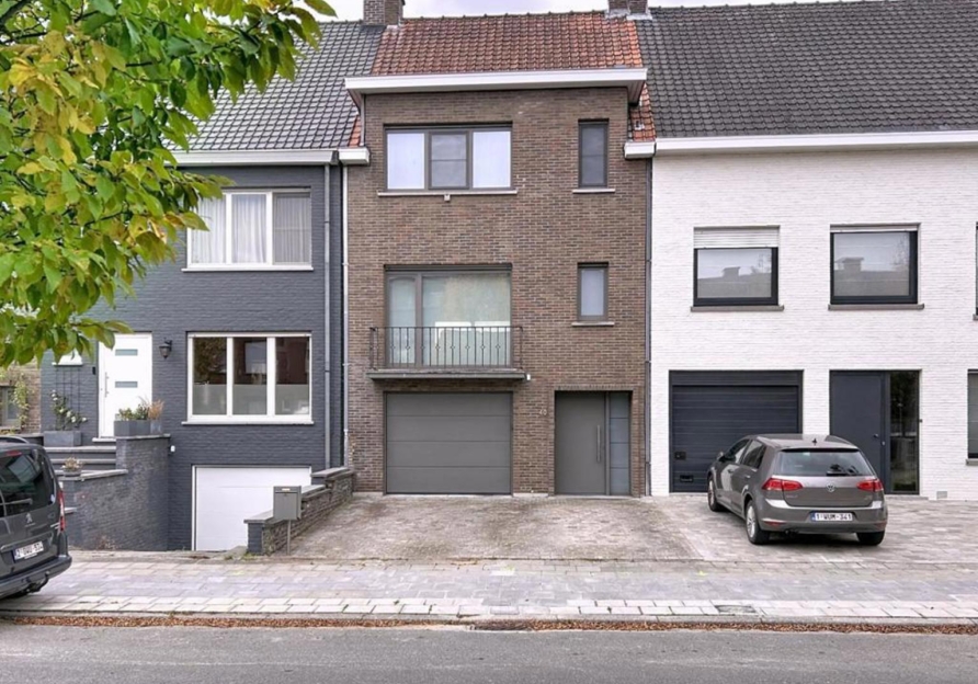 c3cf6524bca84332bc6b8deb3eebc246