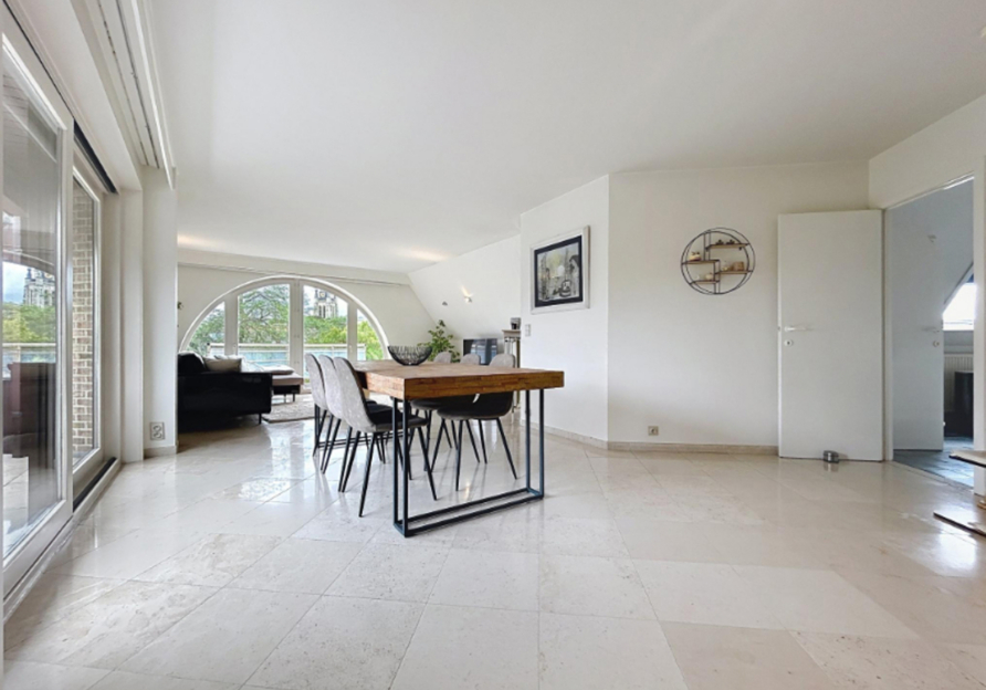 3746002903000041360/4126901