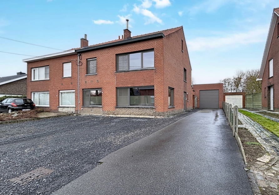 e222405438814f4ab4308bc6d2359d85